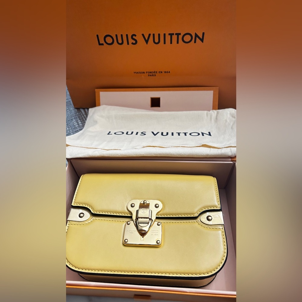 LOUIS VUITTON Orsay Jaune Bag